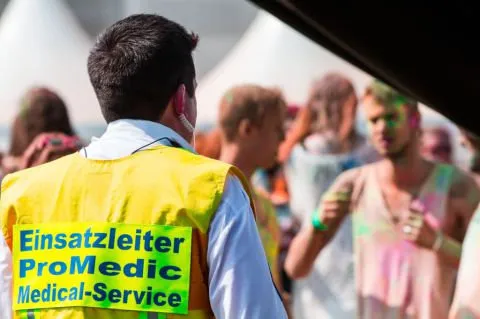 Einsatzleiter des ProMedic Medical-Service bei einem Festival